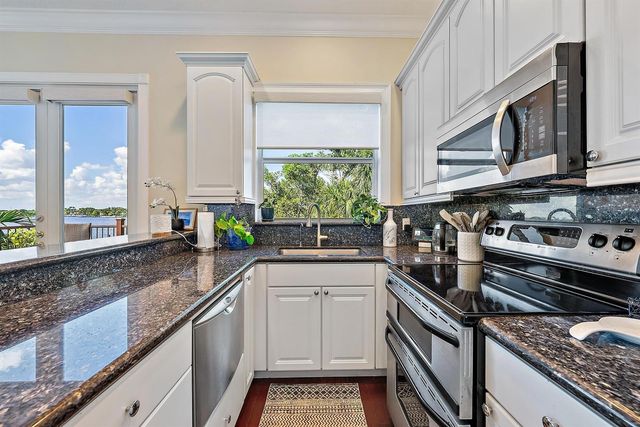 18137 Palm Point Drive, Jupiter, FL 33458