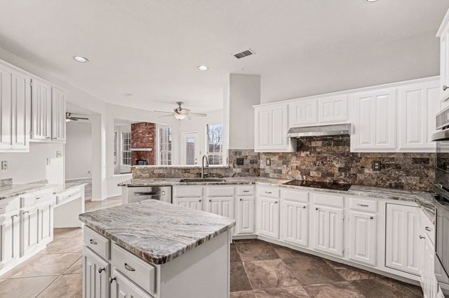 2829 Panorama Drive, Carrollton, TX 75007