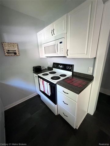 2734 Brown Street, Flint, MI 48503