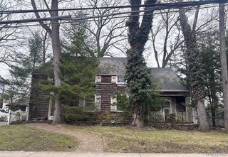 89 Linmouth Road, Malverne, NY 11565