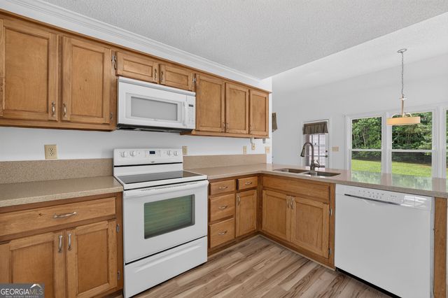 155 Noble Forest Drive, Fayetteville, GA 30215