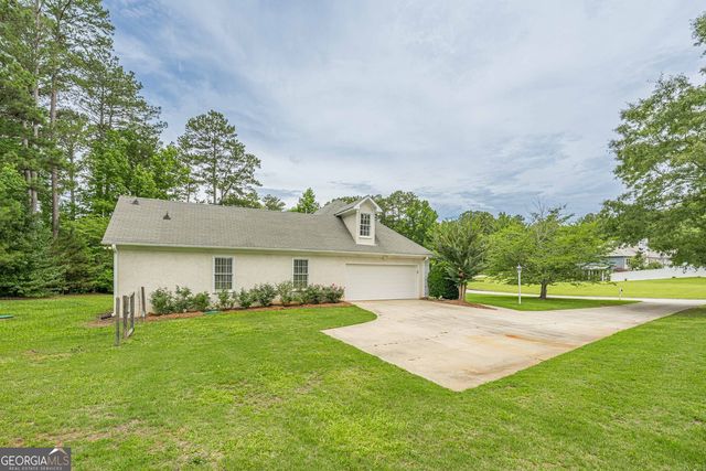 155 Noble Forest Drive, Fayetteville, GA 30215