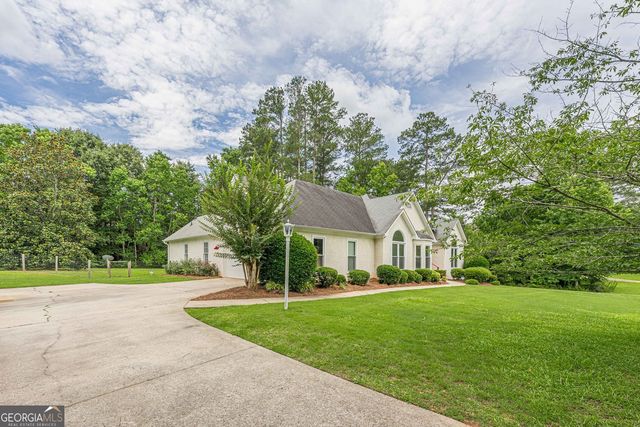 155 Noble Forest Drive, Fayetteville, GA 30215