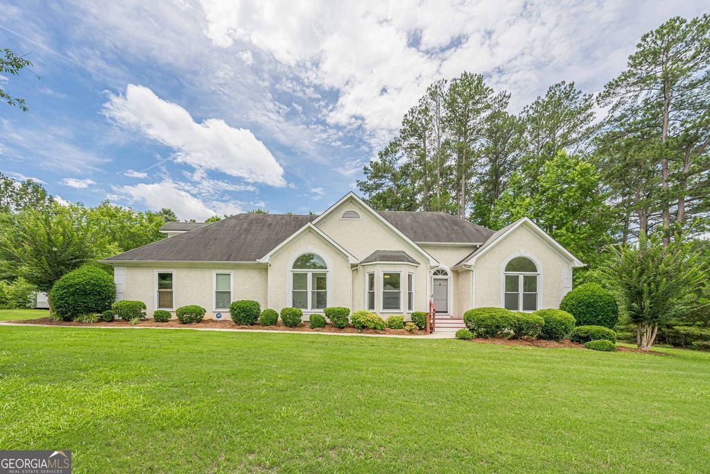 155 Noble Forest Drive, Fayetteville, GA 30215