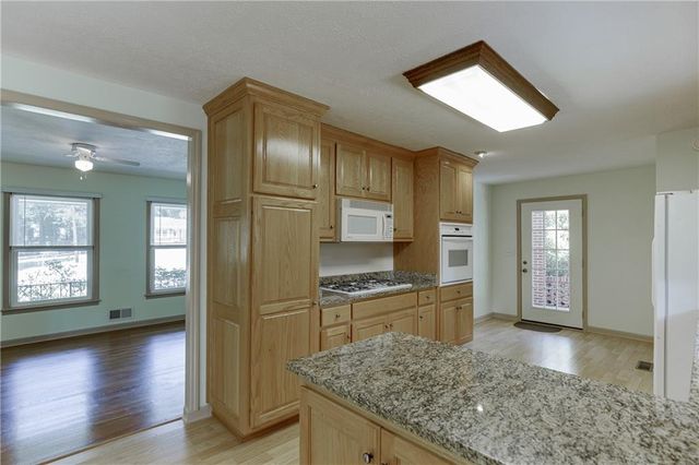 398 Lockridge Lane, Lawrenceville, GA 30046