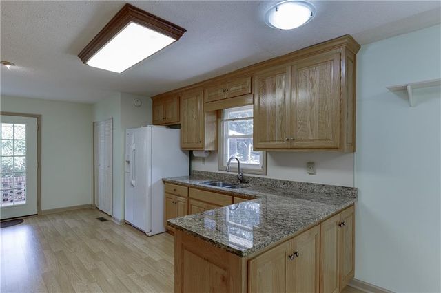 398 Lockridge Lane, Lawrenceville, GA 30046