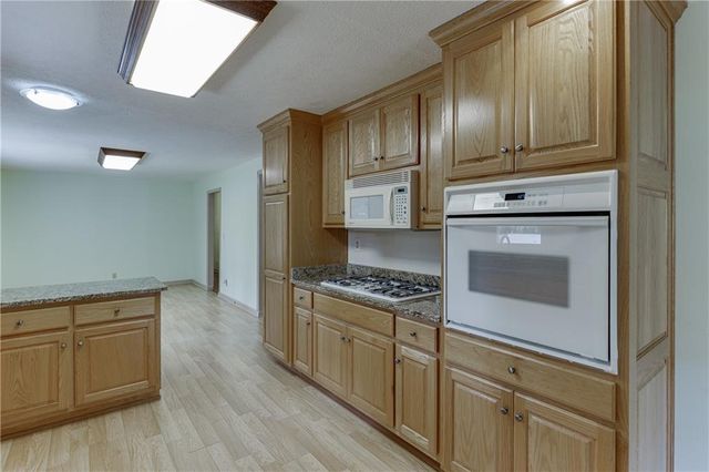 398 Lockridge Lane, Lawrenceville, GA 30046