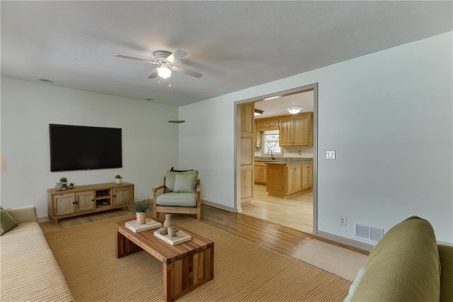 398 Lockridge Lane, Lawrenceville, GA 30046