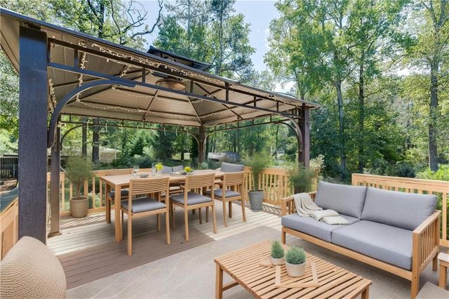 398 Lockridge Lane, Lawrenceville, GA 30046