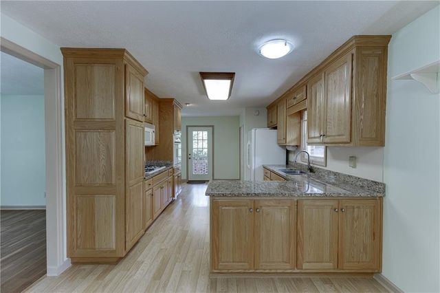 398 Lockridge Lane, Lawrenceville, GA 30046