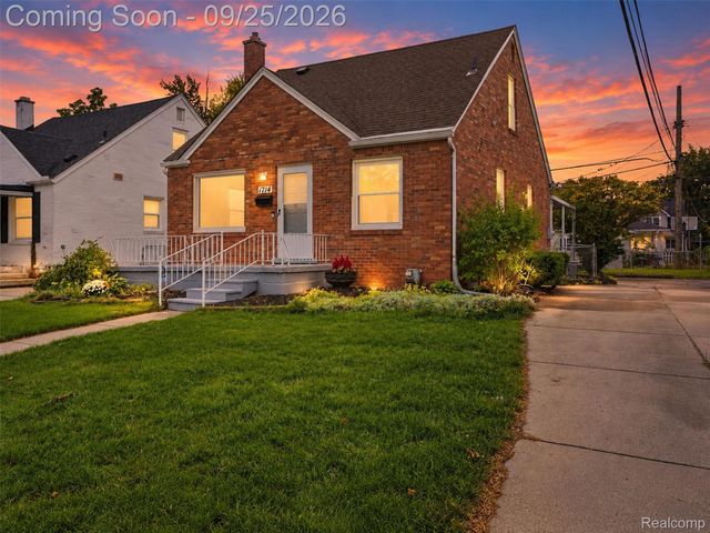 1714 Harwood Avenue, Royal Oak, MI 48067