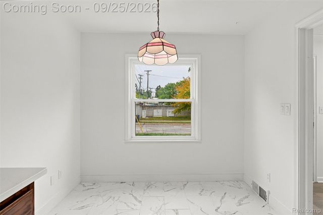 1714 Harwood Avenue, Royal Oak, MI 48067
