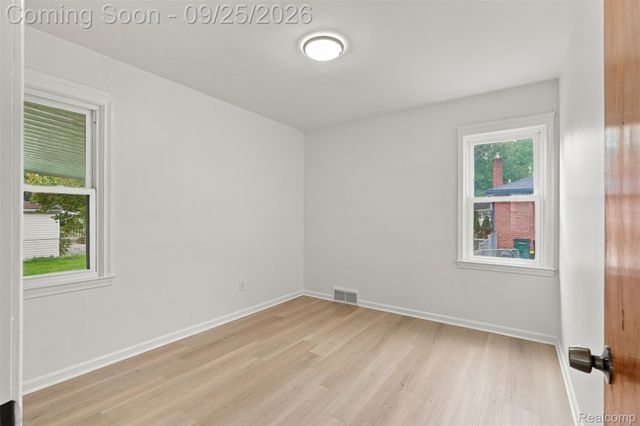 1714 Harwood Avenue, Royal Oak, MI 48067