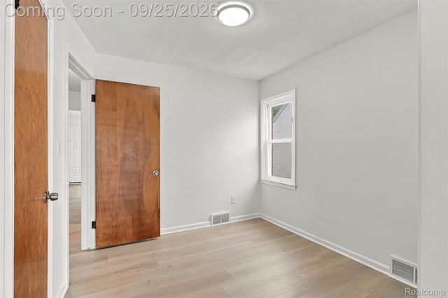 1714 Harwood Avenue, Royal Oak, MI 48067