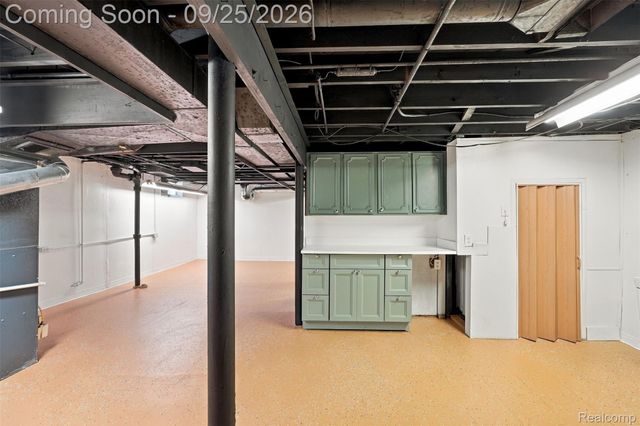 1714 Harwood Avenue, Royal Oak, MI 48067