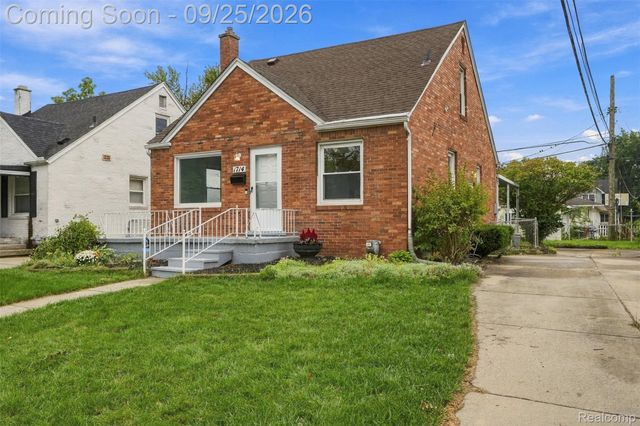 1714 Harwood Avenue, Royal Oak, MI 48067