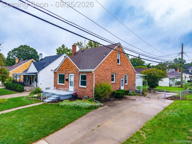 1714 Harwood Avenue, Royal Oak, MI 48067