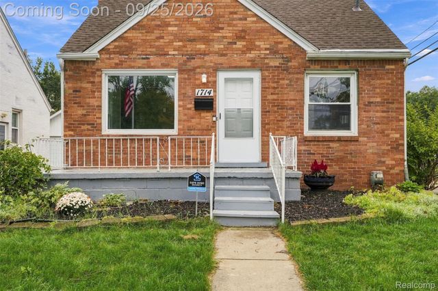 1714 Harwood Avenue, Royal Oak, MI 48067