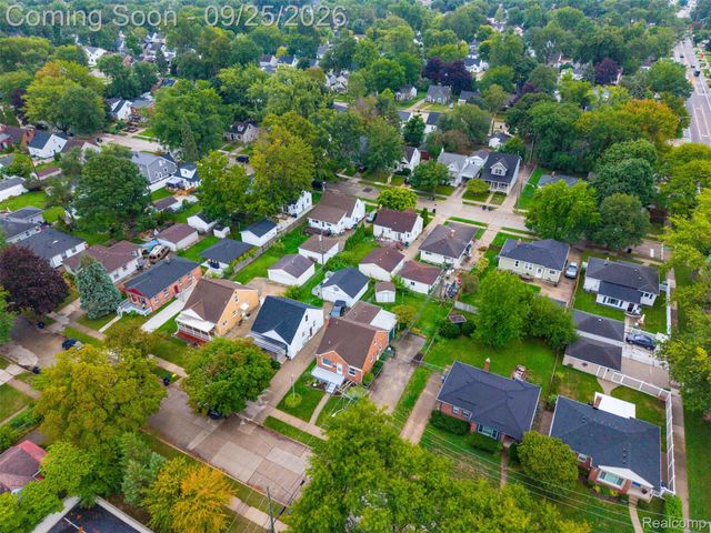 1714 Harwood Avenue, Royal Oak, MI 48067