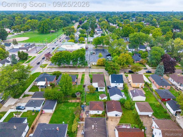 1714 Harwood Avenue, Royal Oak, MI 48067