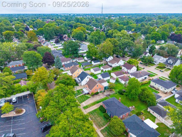 1714 Harwood Avenue, Royal Oak, MI 48067