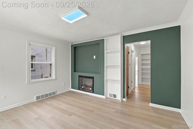 1714 Harwood Avenue, Royal Oak, MI 48067
