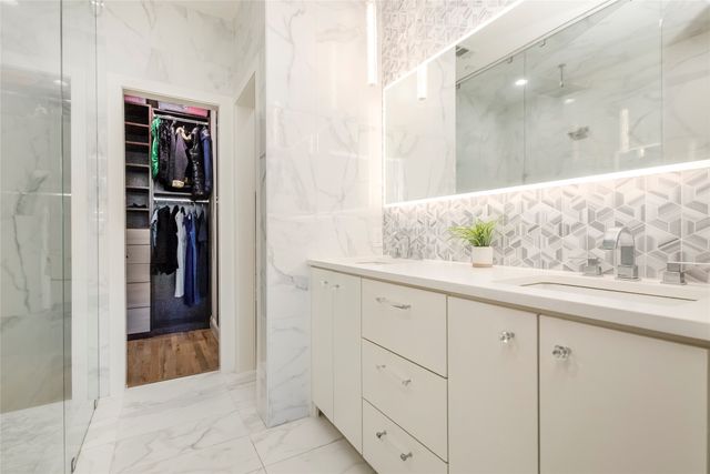 5760 Robbie Road, Plano, TX 75024