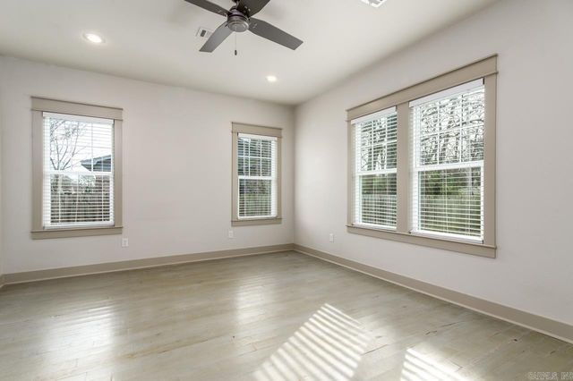 846 Donaghey, Conway, AR 72034