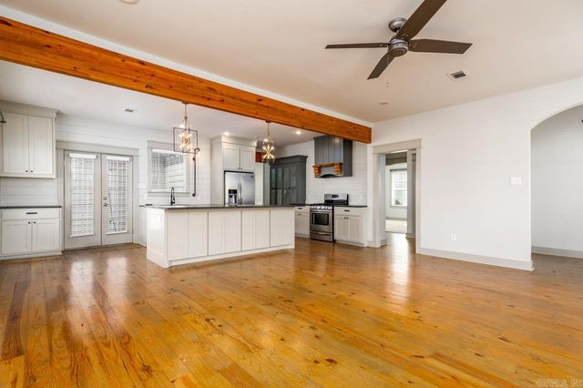 846 Donaghey, Conway, AR 72034