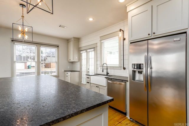 846 Donaghey, Conway, AR 72034