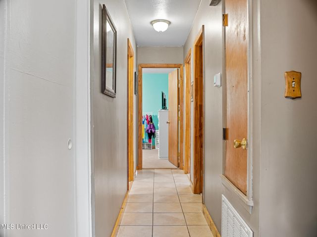 2606 Hickman Avenue, Picayune, MS 39466