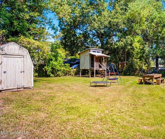 2606 Hickman Avenue, Picayune, MS 39466