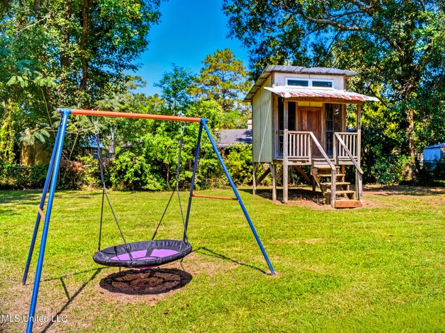 2606 Hickman Avenue, Picayune, MS 39466