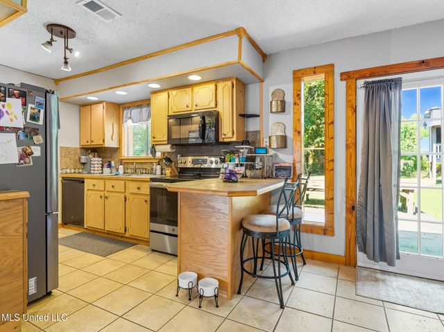 2606 Hickman Avenue, Picayune, MS 39466