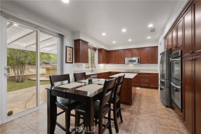 26821 Peppertree Drive, Valencia (santa Clarita), CA 91381