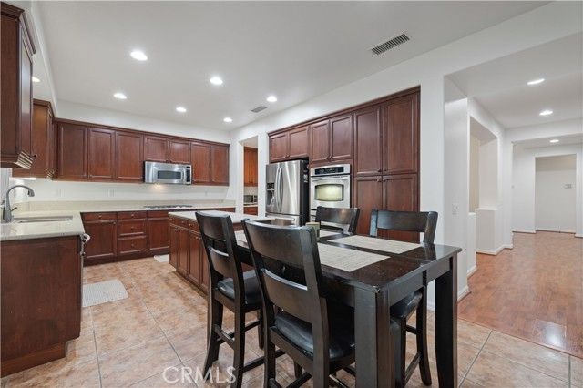 26821 Peppertree Drive, Valencia (santa Clarita), CA 91381