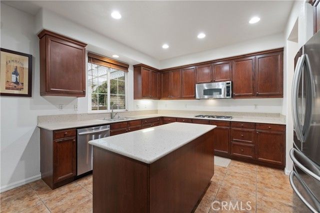 26821 Peppertree Drive, Valencia (santa Clarita), CA 91381