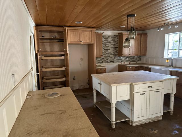 44068 Pine Flat Drive, California Hot Springs, CA 93207