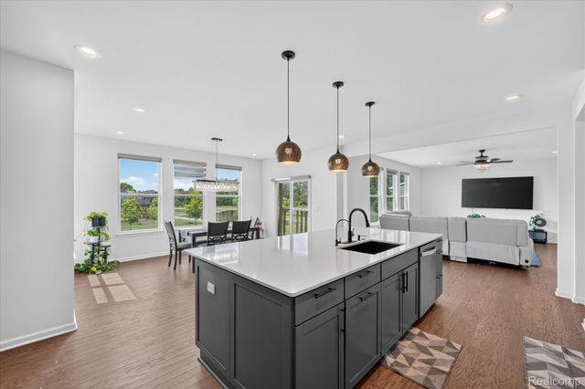 20983 Calabrese Drive, Lyon Charter Township, MI 48178
