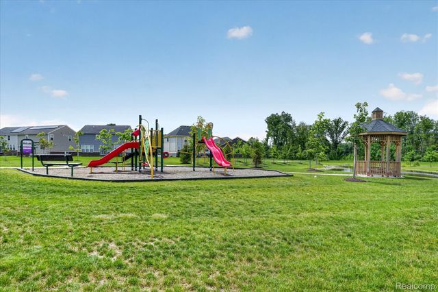 20983 Calabrese Drive, Lyon Charter Township, MI 48178