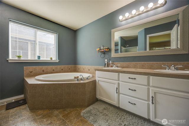 18623 87th Avenue Ct E, Puyallup, WA 98375