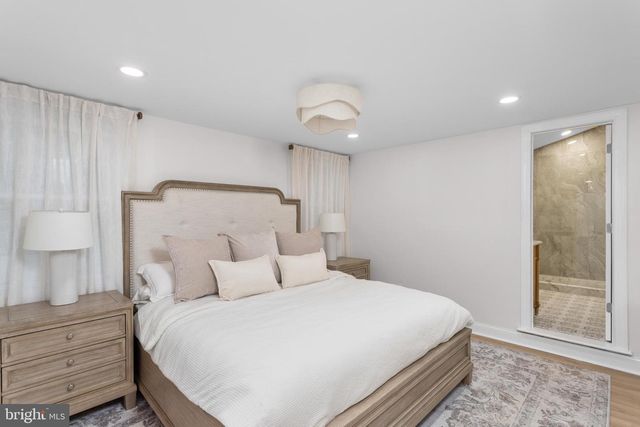 235 VALLEY DR, Morrisville, PA 19067