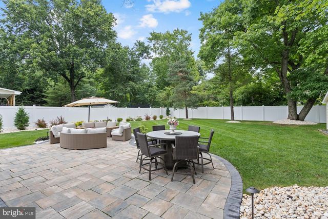 235 VALLEY DR, Morrisville, PA 19067