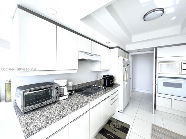 7000 Island Boulevard 2407, Aventura, FL 33160