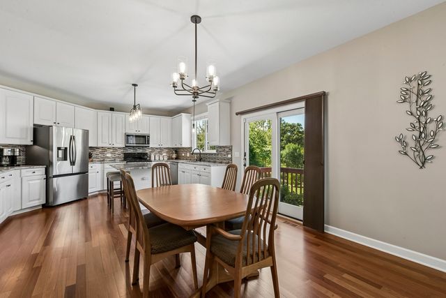 35 Oakview Court, South Elgin, IL 60177