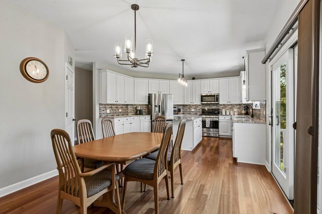 35 Oakview Court, South Elgin, IL 60177