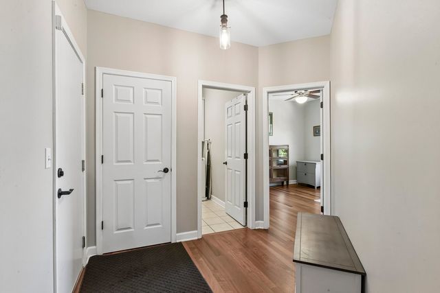 35 Oakview Court, South Elgin, IL 60177