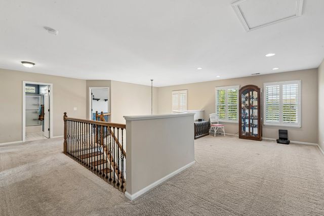 35 Oakview Court, South Elgin, IL 60177