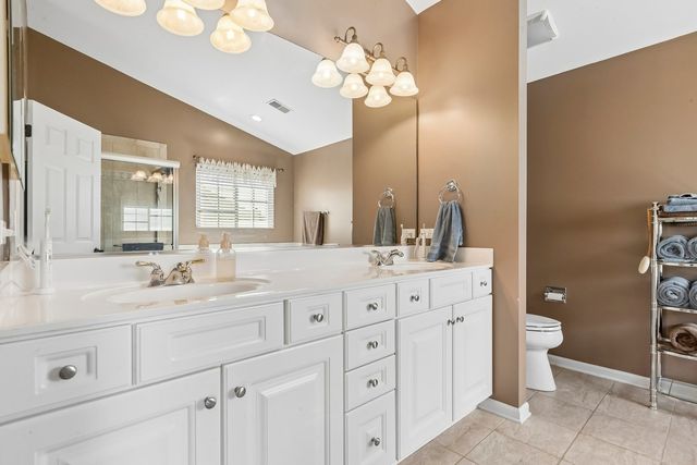 35 Oakview Court, South Elgin, IL 60177