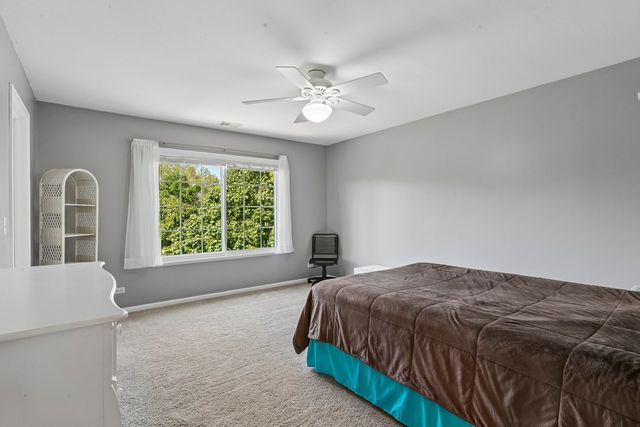 35 Oakview Court, South Elgin, IL 60177